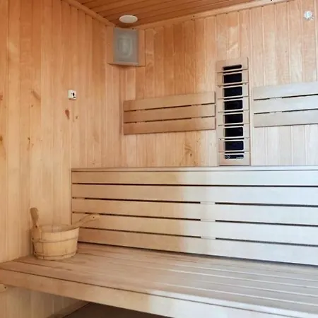 Premium & Piscina,sauna,jacuzzy,gym Năvodari