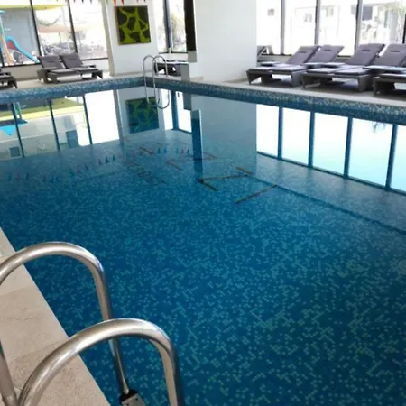 Premium & Piscina,sauna,jacuzzy,gym 3* Năvodari