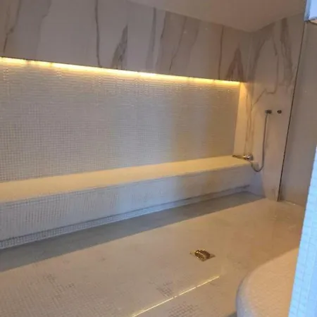 Premium & Piscina,sauna,jacuzzy,gym 3* Năvodari
