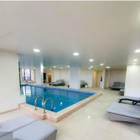 アパート Premium & Piscina,sauna,jacuzzy,gym 3*